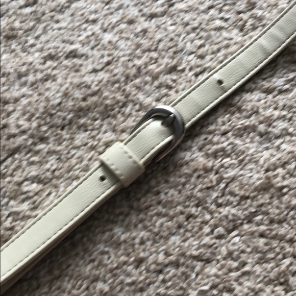 Never been used cream colored Nine West purse❤️ - Picture 6 of 6